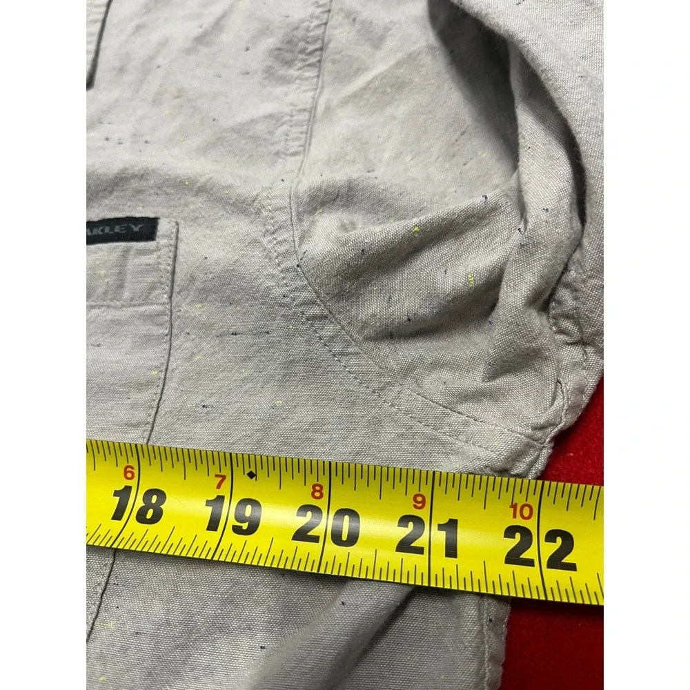 Oakley Mens Button Down Shirt Gray Speckled Casual Pocket long Sleeve Size L